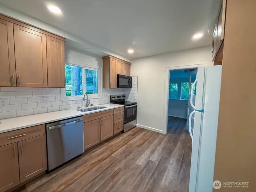Property photo for 641 Nw 180th Street, Shoreline photo 9