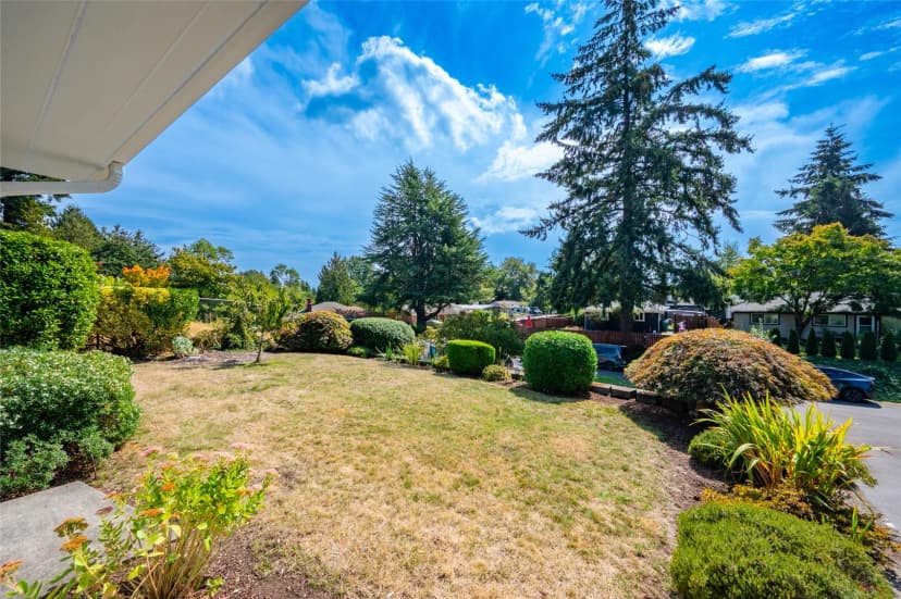 Property photo for 922 Ne 150th Street, Shoreline photo 4