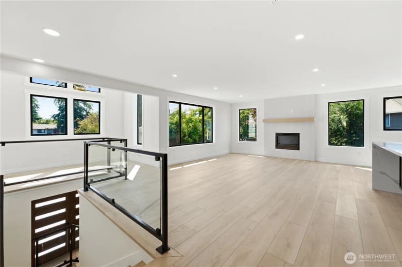 Property photo for 13105 Ne 87th Avenue, Kirkland photo 3