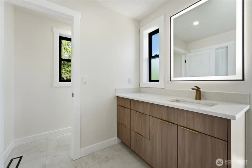 Property photo for 13105 Ne 87th Avenue, Kirkland photo 17