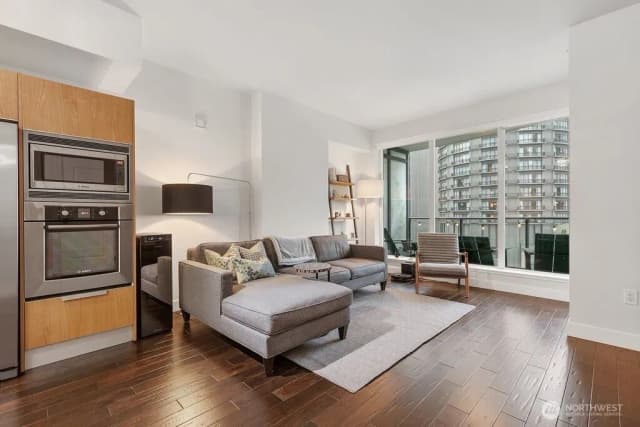 Property photo for 1920 4th Avenue #509, Seattle photo 5