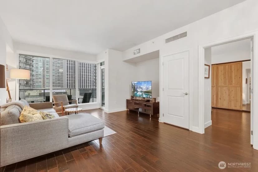 Property photo for 1920 4th Avenue #509, Seattle photo 4