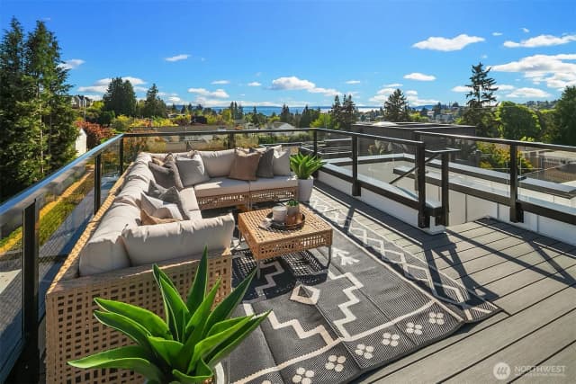 Property photo for 2528 30th Avenue W, Seattle