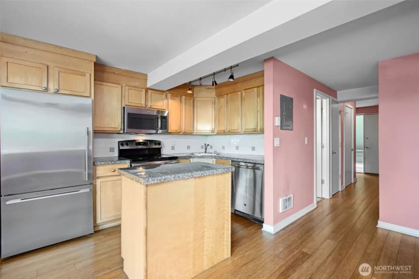 Property photo for 1601 Taylor Avenue N #204, Seattle photo 13