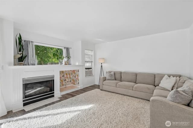 Property photo for 1131 115th Street Sw #f1, Everett photo 2