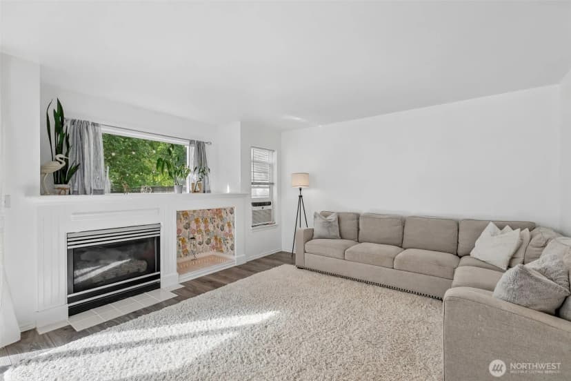 Property photo for 1131 115th Street Sw #f1, Everett photo 2
