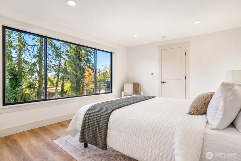 Property photo for 11647 Beacon Avenue S, Seattle photo 13