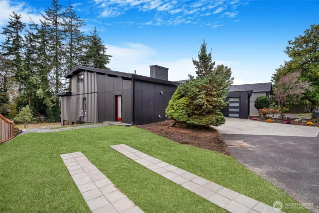 Property photo for 11647 Beacon Avenue S, Seattle photo 2