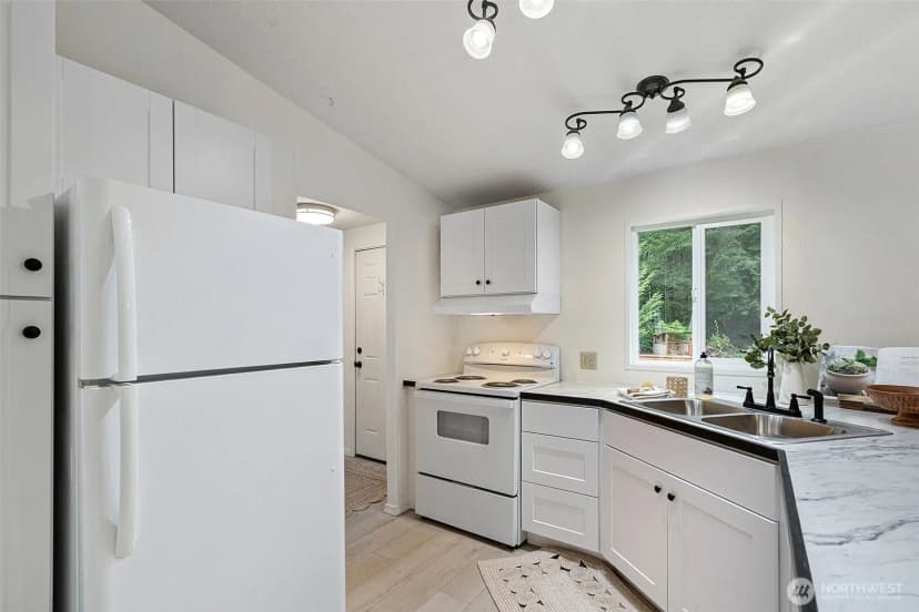 Property photo for 3587 Sw Firdrona Lane S, Port Orchard photo 9