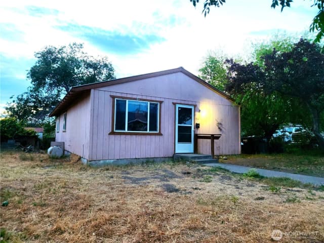 Property photo for 530 S Elm Avenue, Pasco