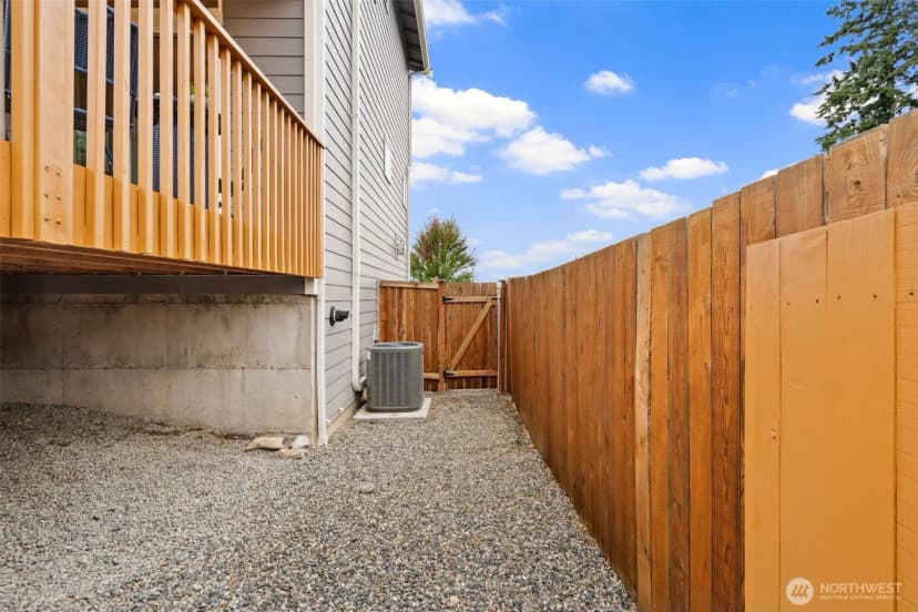 Property photo for 650 Nw Gardenia Way, Bremerton photo 17