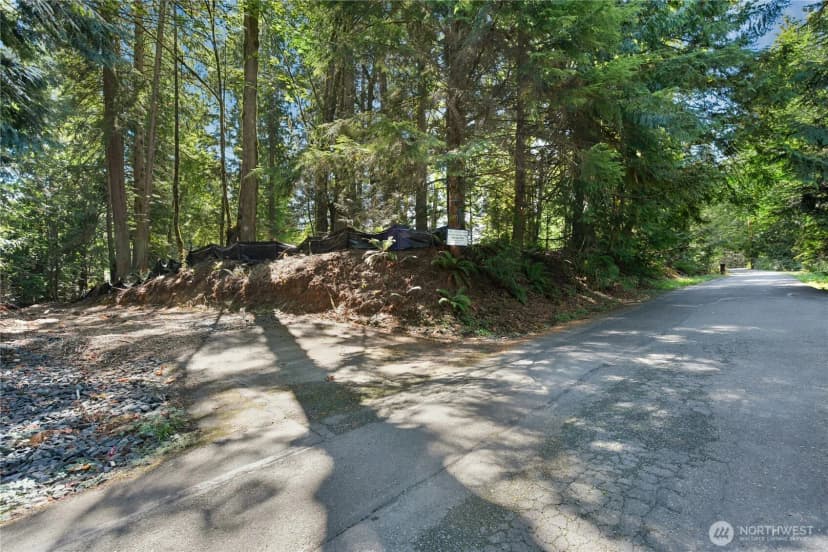 Property photo for 28505 Se 67th Street, Issaquah photo 3