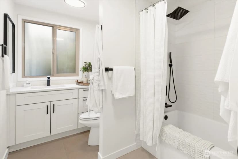 Property photo for 16018 36th Avenue Ne, Lake Forest Park photo 19