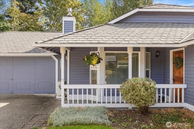 Property photo for 16721 6th Avenue Se, Bothell photo 3