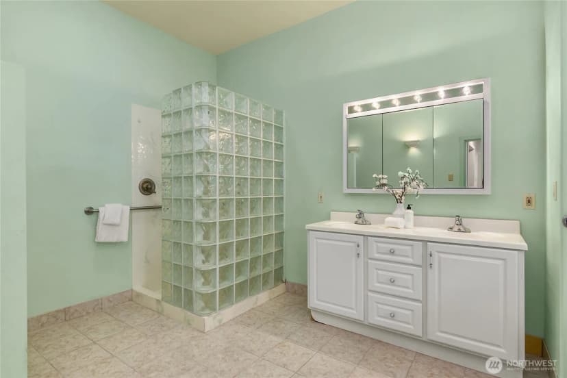 Property photo for 11033 Mandus Olson Road Ne, Bainbridge Island photo 25