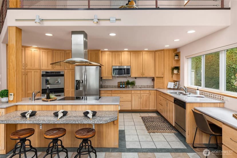 Property photo for 11033 Mandus Olson Road Ne, Bainbridge Island photo 13