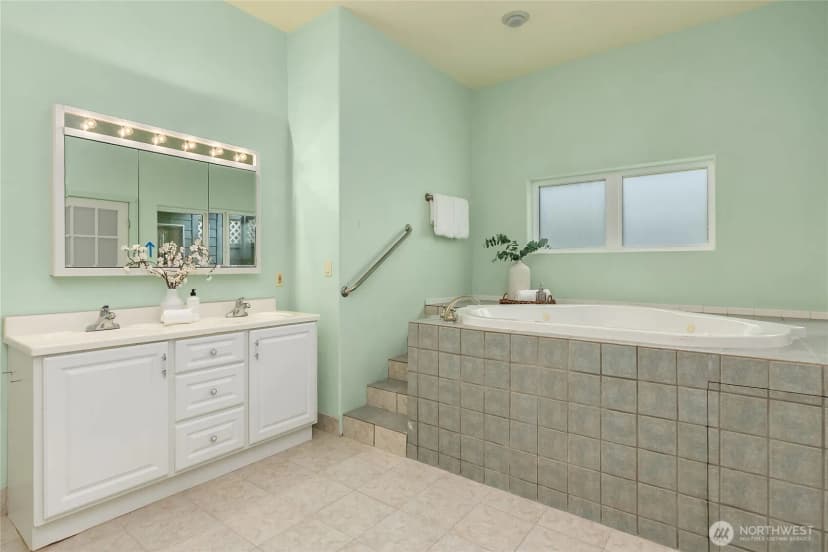 Property photo for 11033 Mandus Olson Road Ne, Bainbridge Island photo 26