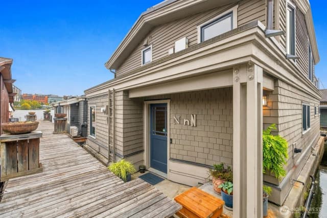 Property photo for 3146 Portage Bay Place E #n, Seattle photo 2