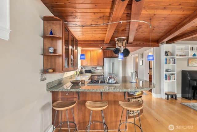 Property photo for 3146 Portage Bay Place E #n, Seattle photo 5