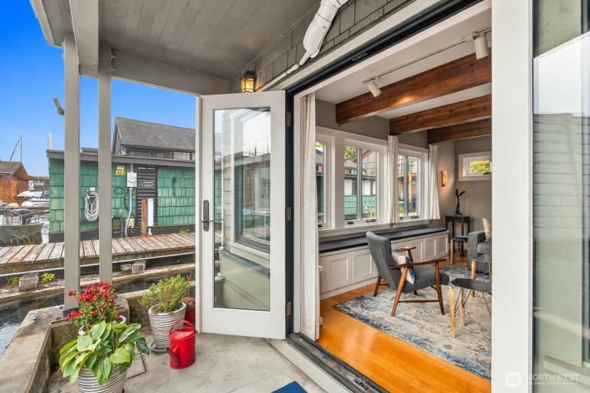 Property photo for 3146 Portage Bay Place E #n, Seattle photo 14