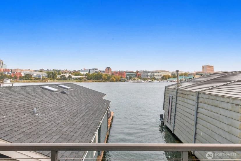 Property photo for 3146 Portage Bay Place E #n, Seattle photo 32