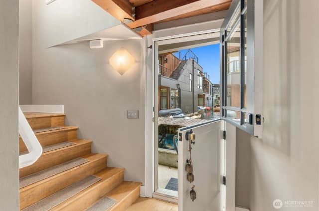 Property photo for 3146 Portage Bay Place E #n, Seattle photo 4