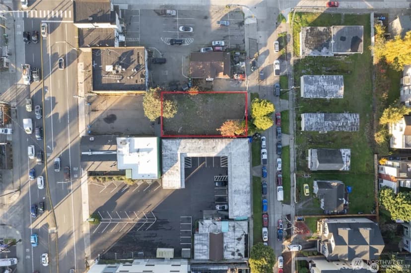 Property photo for 8849 Nesbit Avenue N, Seattle photo 3