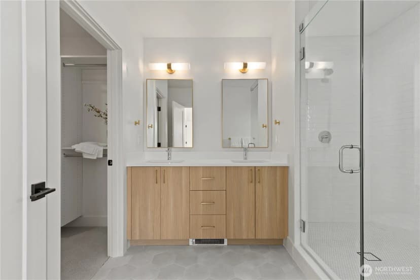 Property photo for 3245 13th Avenue W, Seattle photo 16