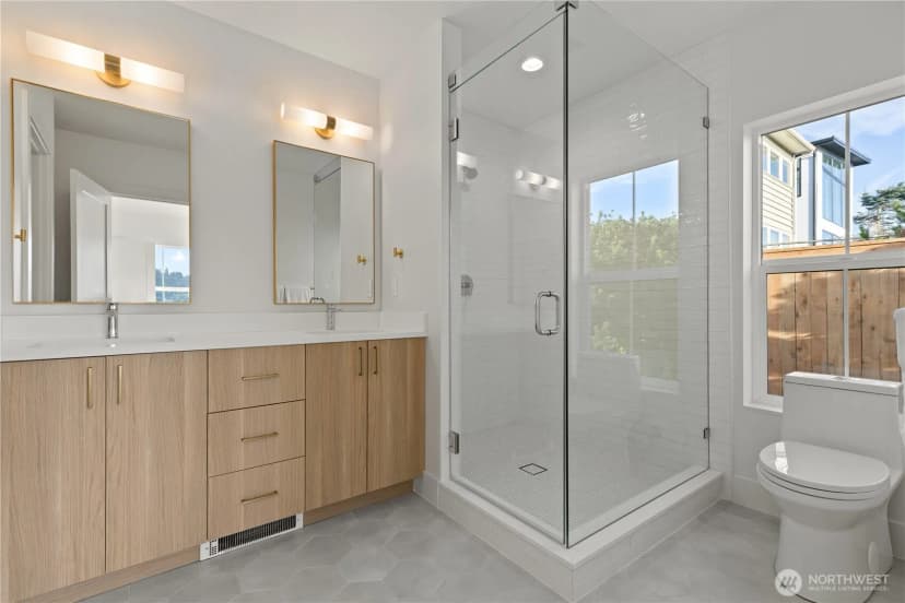 Property photo for 3245 13th Avenue W, Seattle photo 17
