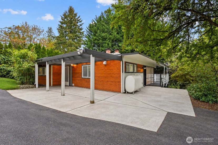 Property photo for 3240 90th Place Se, Mercer Island photo 2