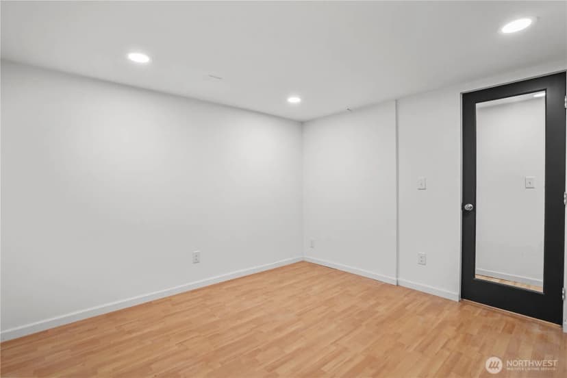 Property photo for 3240 90th Place Se, Mercer Island photo 36