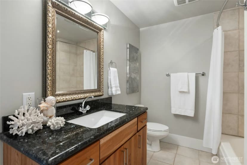 Property photo for 320 Melrose Avenue E #704, Seattle photo 16