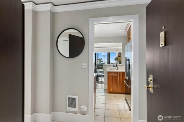 Property photo for 320 Melrose Avenue E #704, Seattle photo 4