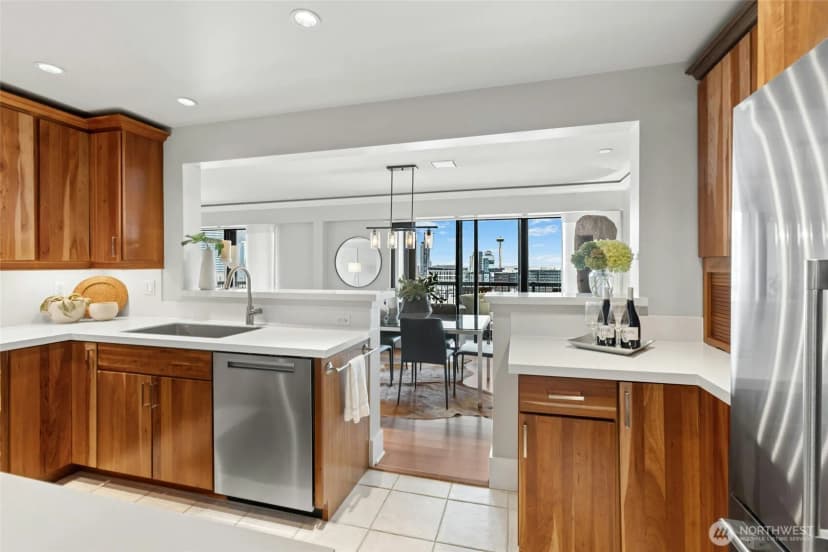 Property photo for 320 Melrose Avenue E #704, Seattle photo 9