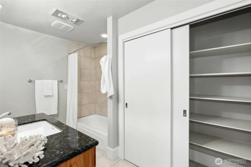Property photo for 320 Melrose Avenue E #704, Seattle photo 17