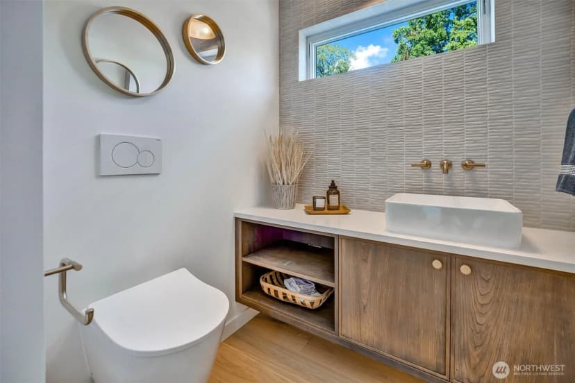 Property photo for 5549 B 34th Avenue Ne, Seattle photo 13