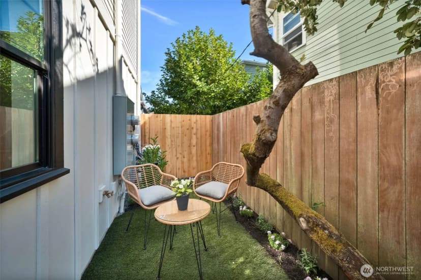 Property photo for 5549 B 34th Avenue Ne, Seattle photo 23