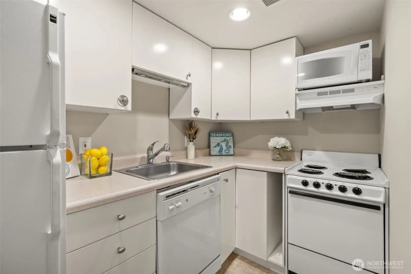 Property photo for 3006 36th Avenue Sw, Seattle photo 30