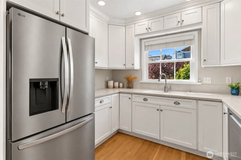 Property photo for 3006 36th Avenue Sw, Seattle photo 12