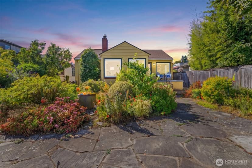 Property photo for 3006 36th Avenue Sw, Seattle photo 24