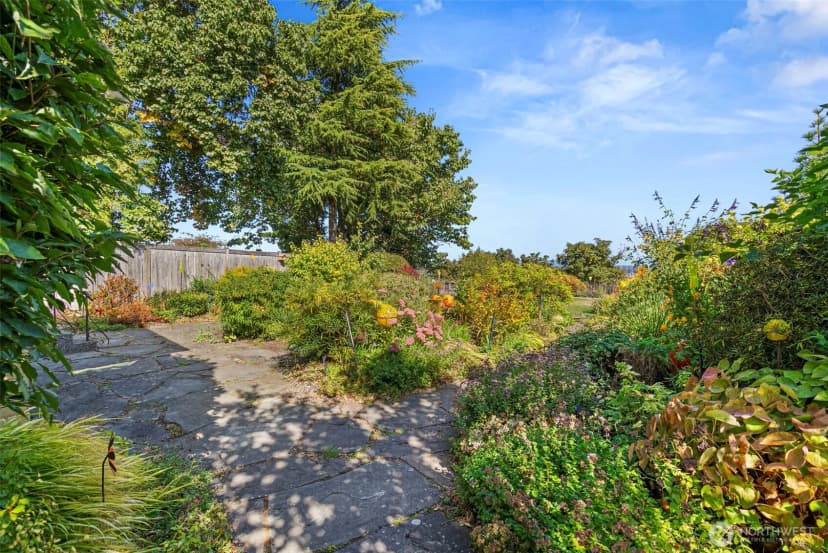 Property photo for 3006 36th Avenue Sw, Seattle photo 19