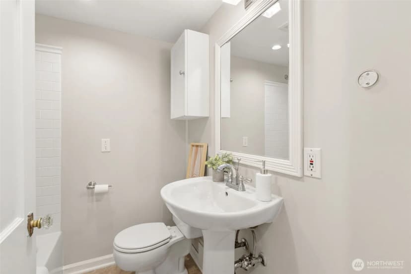 Property photo for 3006 36th Avenue Sw, Seattle photo 29