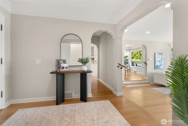 Property photo for 3006 36th Avenue Sw, Seattle photo 5