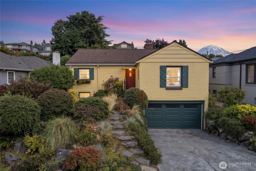Property photo for 3006 36th Avenue Sw, Seattle photo 37