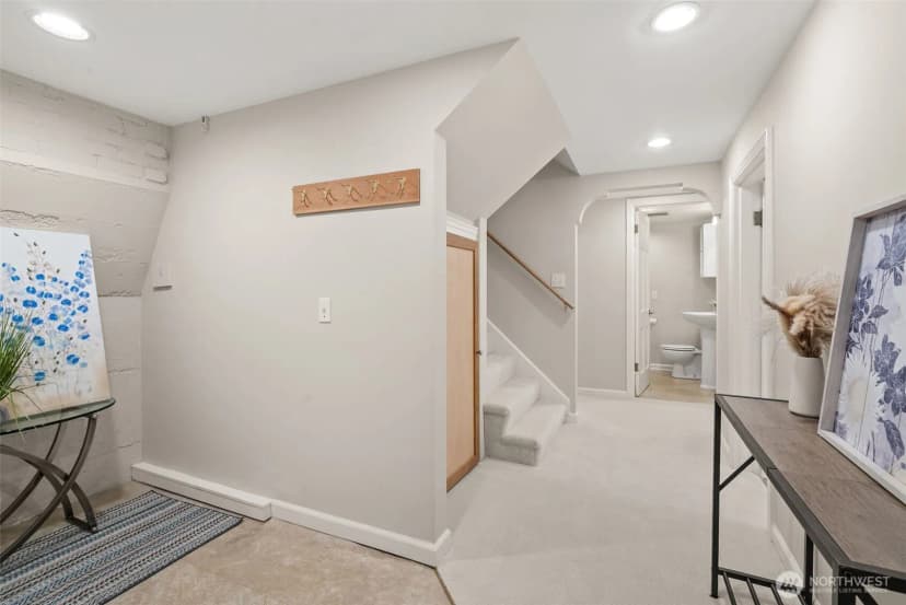 Property photo for 3006 36th Avenue Sw, Seattle photo 25
