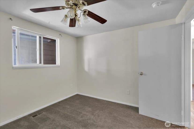 Property photo for 1621 113th Street S, Tacoma photo 15