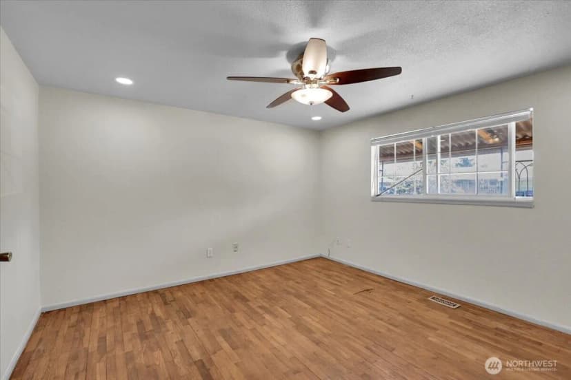 Property photo for 1621 113th Street S, Tacoma photo 8