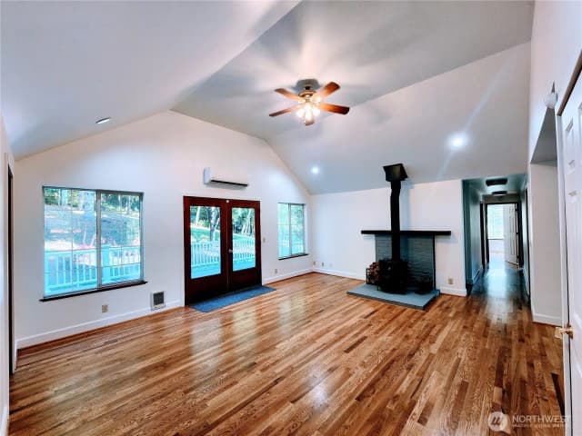 Property photo for 8542 Battle Point Drive Ne, Bainbridge Island photo 2