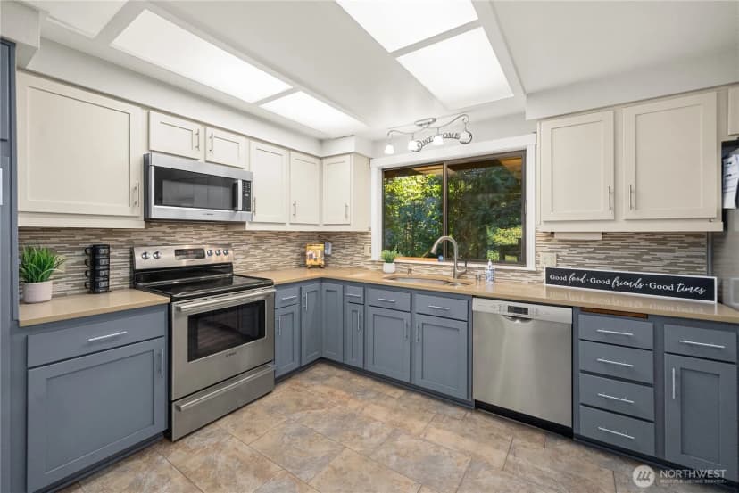 Property photo for 8051 Ne Paulanna Lane, Bainbridge Island photo 14