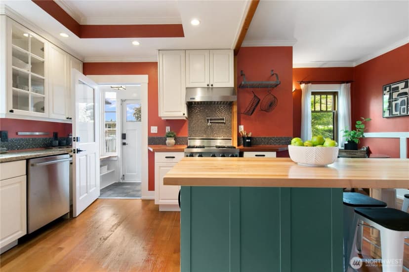 Property photo for 2141 7th Avenue W, Seattle photo 13